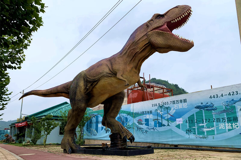 Life Size Dinosaur Replica