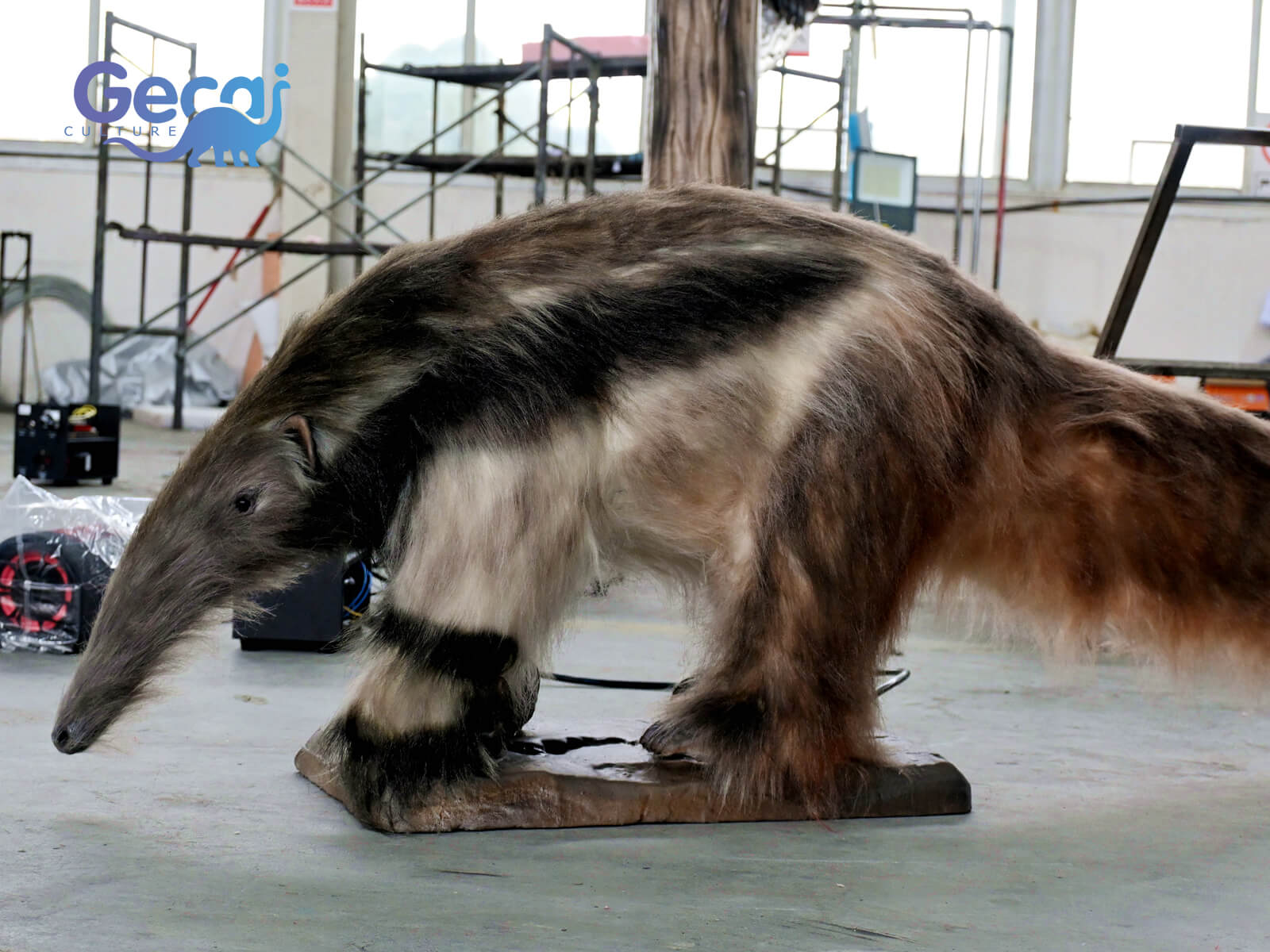 Realistic Animatronic Anteater for Zoo