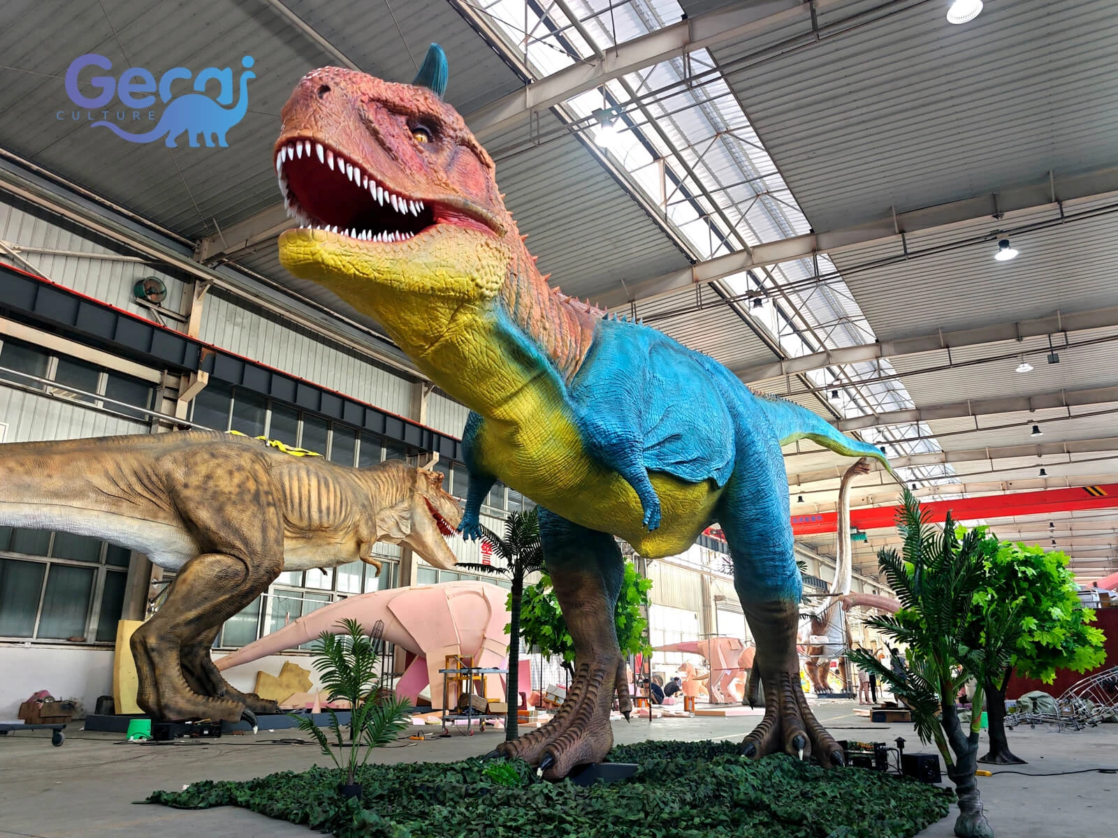 Moving Carnotaurus dinosaur model for parks with realistic animatronic movements and sounds. Custom sizes, poses and interactive effects available.