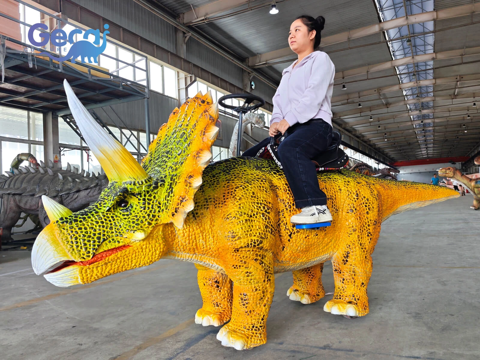公園のためのカスタムウォーキングトリケラトプスライド
